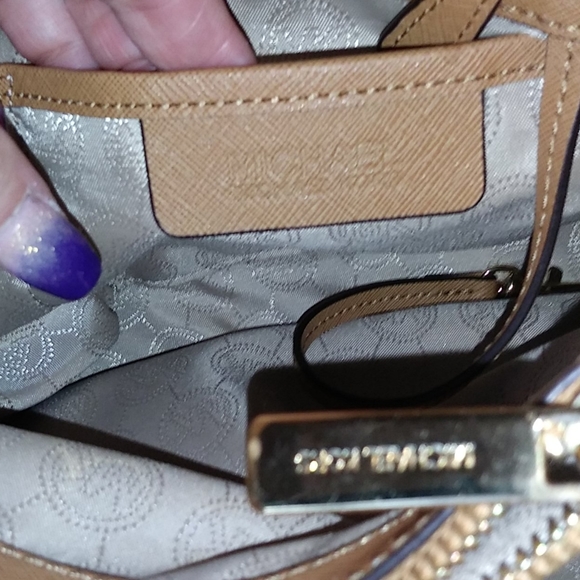 Michael Kors leather bag - Picture 5 of 9